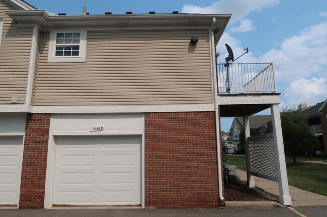Photo - 16468 Radison Dr Unit 258