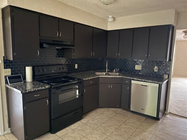Photo - 704 Greenmeadow Dr