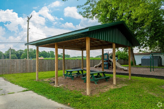 Pavilion - Crestwood MHC