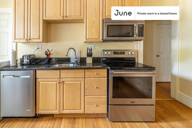 Photo - Room in Shared 5 bed/2 bath home Unit E