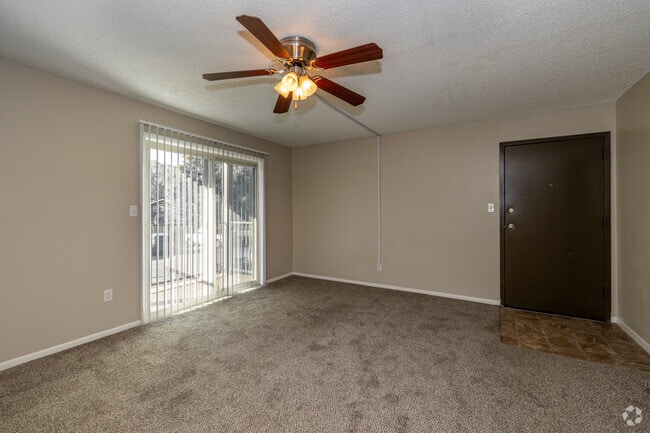 2BR, 1BA - 900SF - Family Room - Morgans Landing Apartments