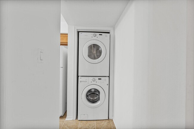 Photo - 3100 Walnut Bend Ln Unit 508