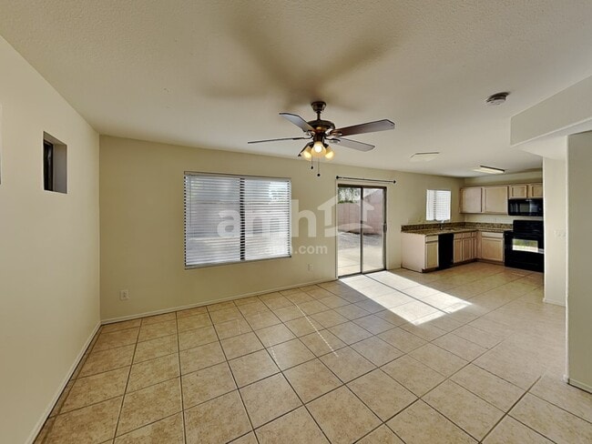 Photo - 10633 W Piccadilly Rd