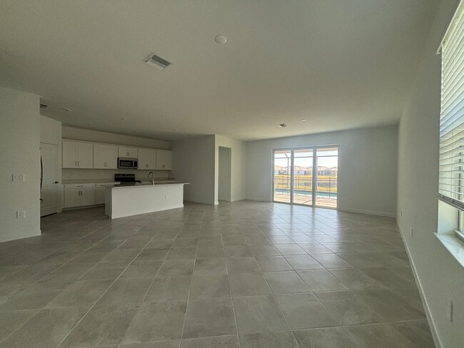Photo - 7869 Lakes Edge Ln
