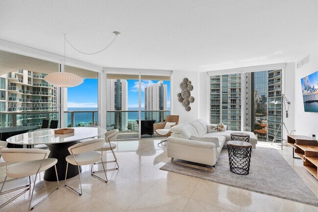 Building Photo - 200 Sunny Isles Blvd Unit 2-1605
