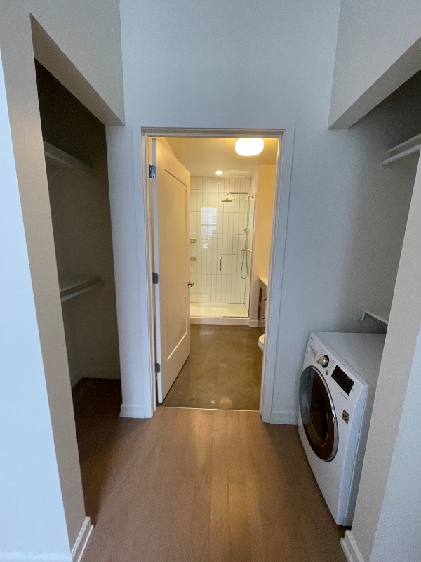 Photo - 117 N Clark St