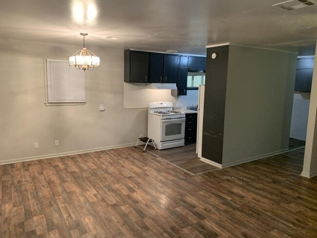 Photo - 1202 E 4th Ave