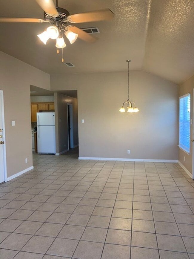 Photo - 3 Bedroom / 2 Bath Duplex – Clear Creek Area – Killeen, TX