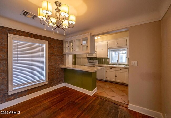 Photo - 918 E Whitton Ave