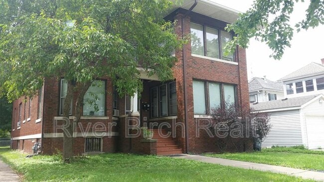 Photo - 811 S State St