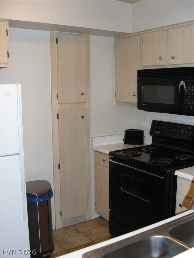 Photo - 1150 N Buffalo Dr Unidad 1025