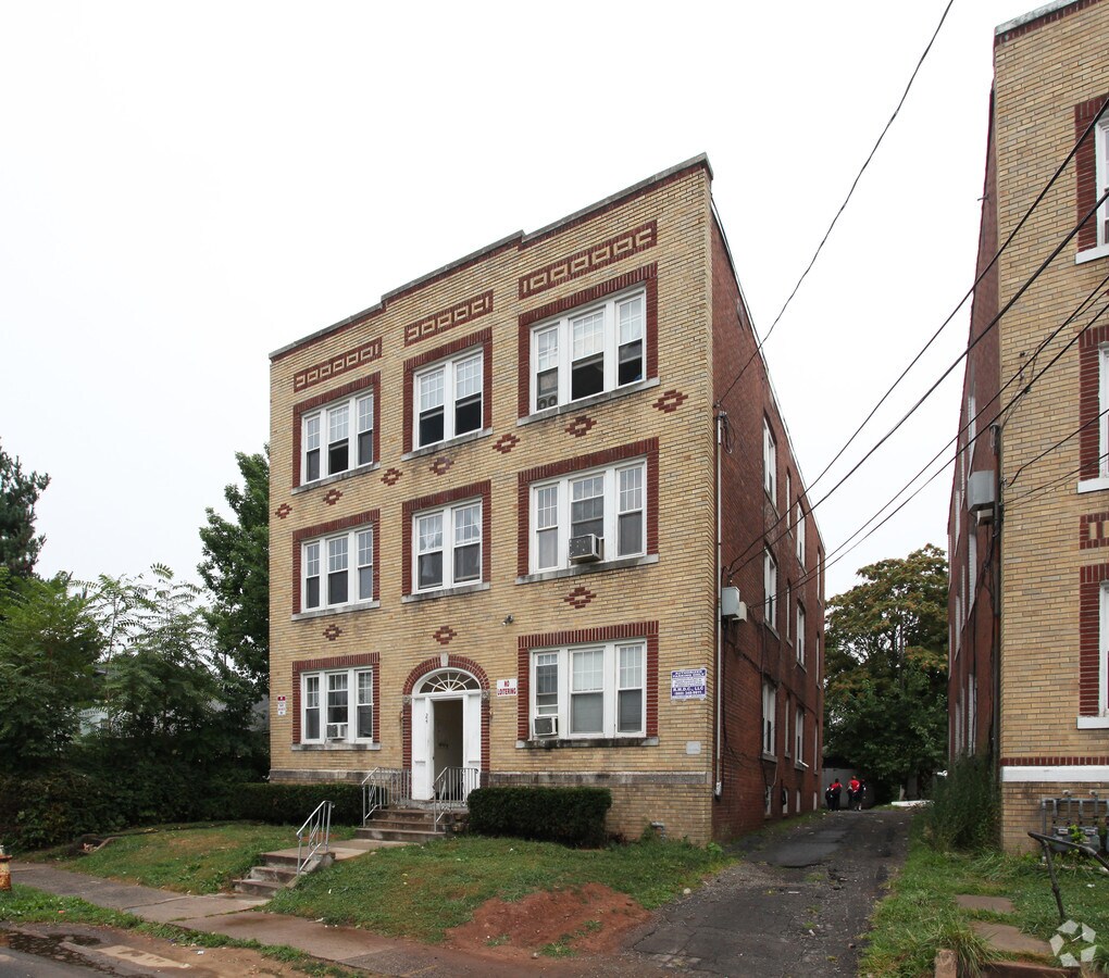 Primary Photo - 22 Wilcox St