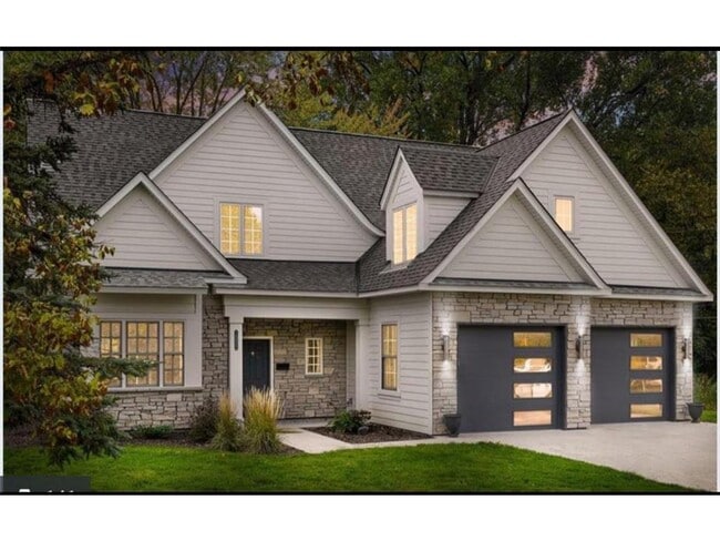 Photo - 1032 Gardner St E