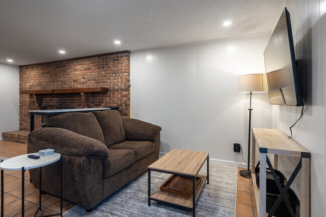 317 Highland Rd