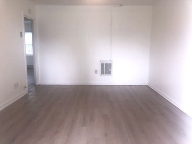 Photo - One Bedroom One Bathroom Home in St. Albans
