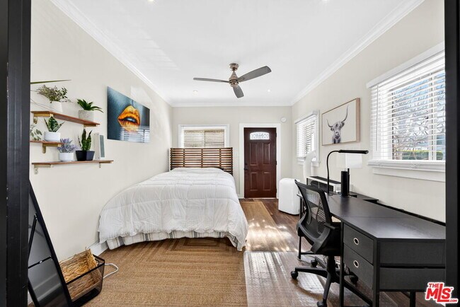 Photo - 5919 Lexington Ave