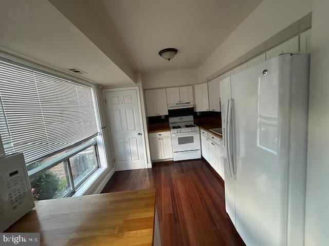 Photo - 10142 Fair Wds Dr