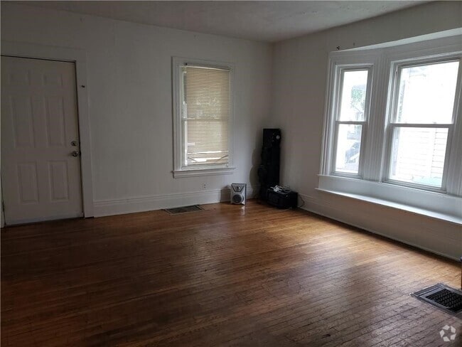 Building Photo - 36 Berkshire St Rental