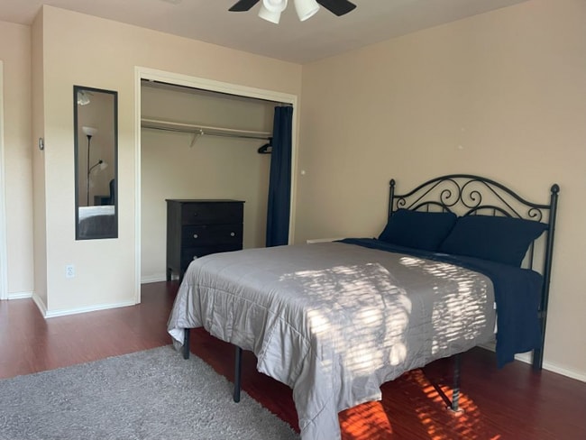 Photo - 1700 Balsam Way