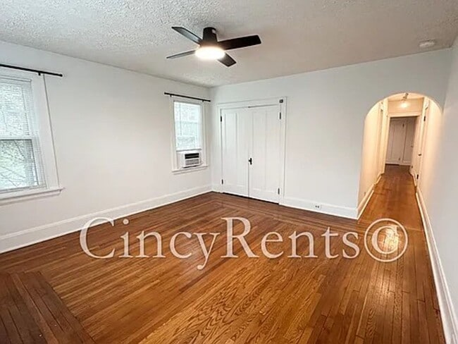 Photo - Courtland Ave. Apartments Unit Courtland - 3