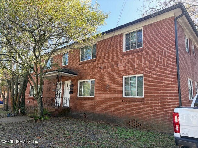 Building Photo - 2842 Sydney St