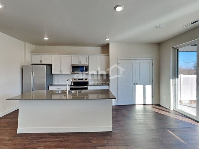 Photo - 9524 W Shumard St