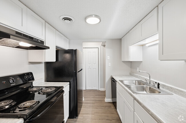 Twin Willow - 3BR, 1.5BA - 1,240SF - Kitchen - Gates at Summerville Apartments