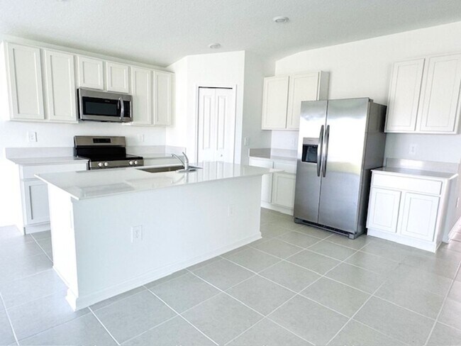 Photo - Home For Rent in Crosswinds Haines City with 4 Bedrooms