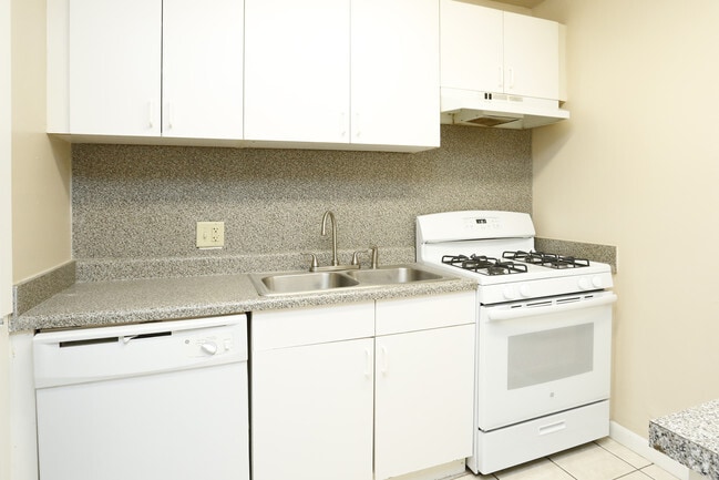 1BR,1BA