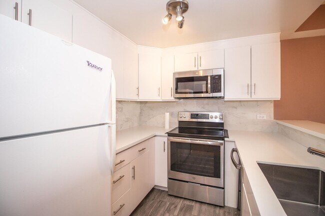 Photo - Updated One Bedroom Condo at Opera Plaza |...