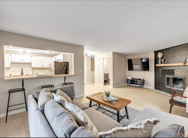 Photo - 2593 Hazelwood Ln