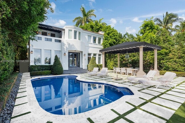 Photo - 315 E San Marino Dr