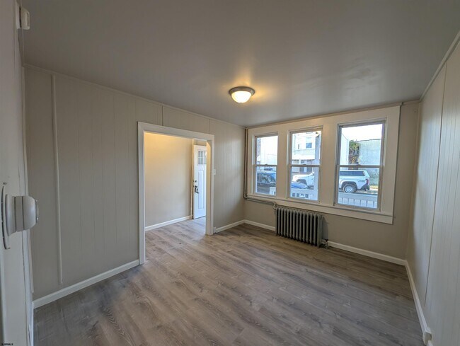 Photo - 2002 Grant Ave