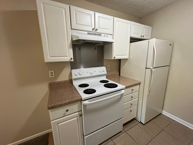 Photo - 360 Oxford Ct Unit #4