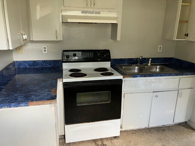 Photo - 408 Terry St