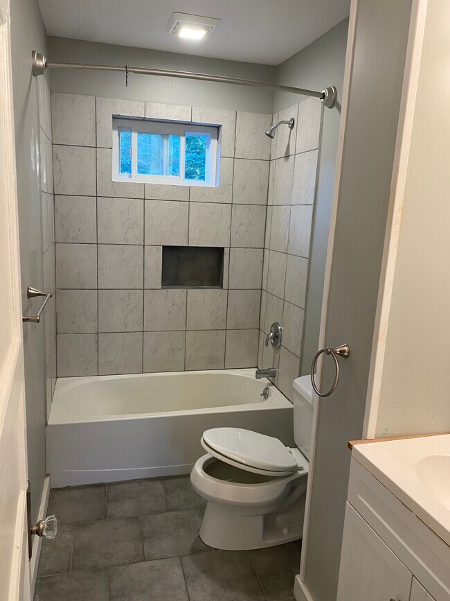 Photo - 48 John St Unit 2 floor