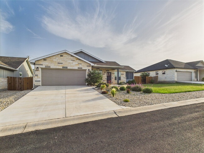 3-Bed, 2-Bath Home in Fredericksburg – You... - 3-Bed, 2-Bath Home in Fredericksburg – You...