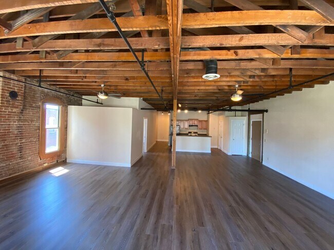 Building Photo - Market Street Lofts 203 Unit M 203