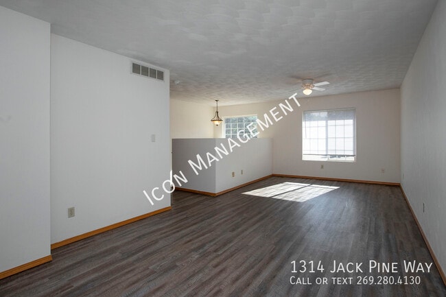 Photo - 1314 Jack Pine Way