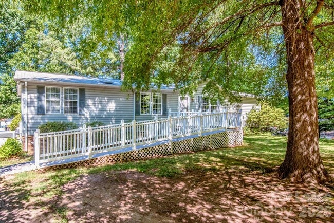 Photo - 447 Kemp Rd