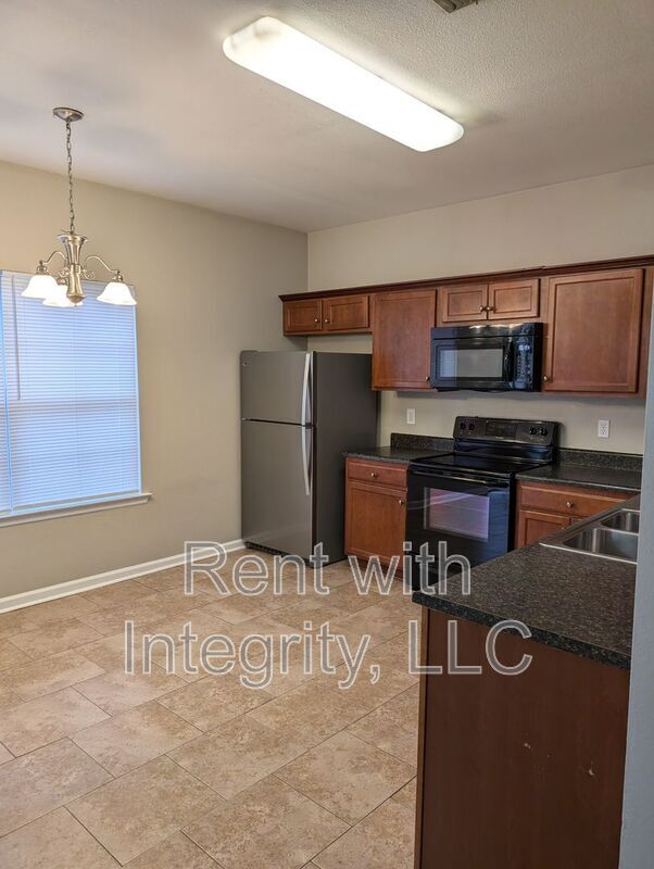 Photo - 1221-2 Lake Avenue