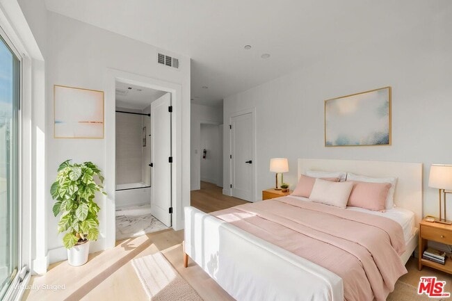 Photo - 1933 Magnolia Ave