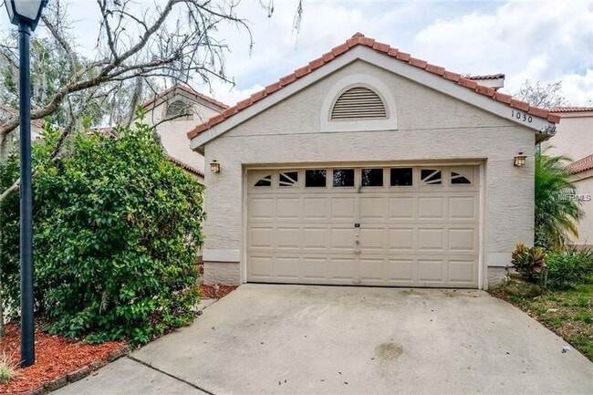 1030 Knoll Wood Ct
