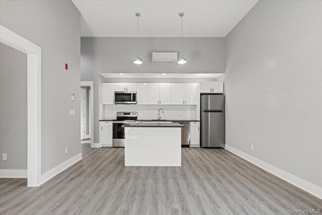 Photo - 47 Beekman Ave Unit 34