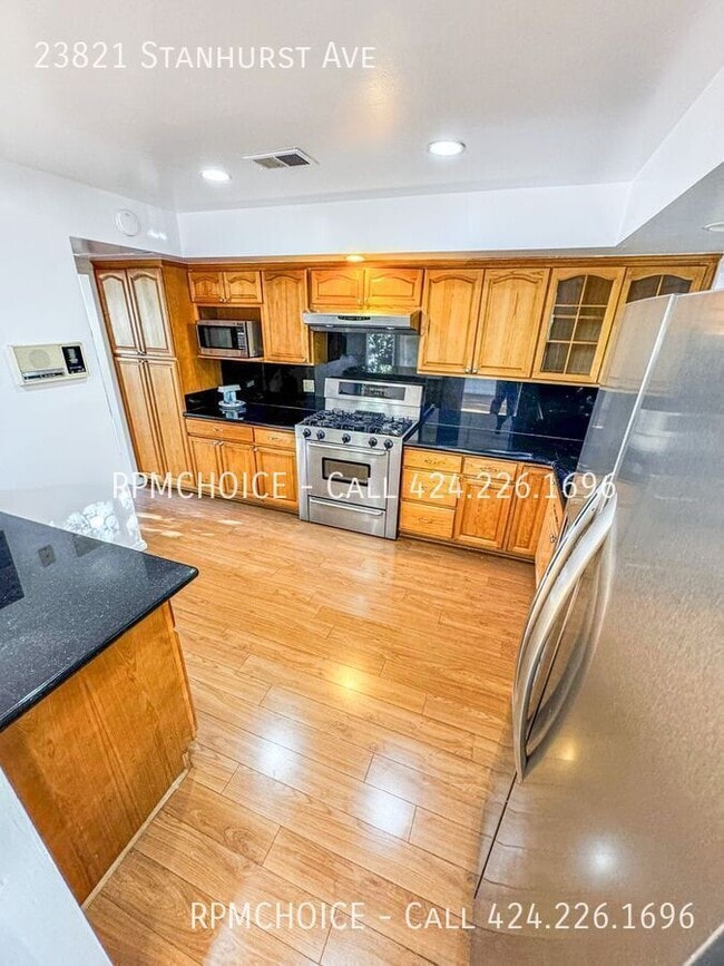 Photo - 23821 Stanhurst Ave