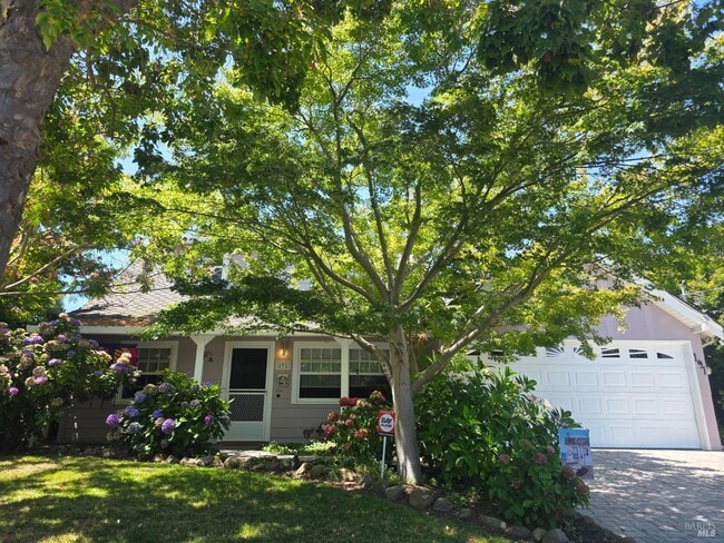Photo - 191 Pickwick Dr