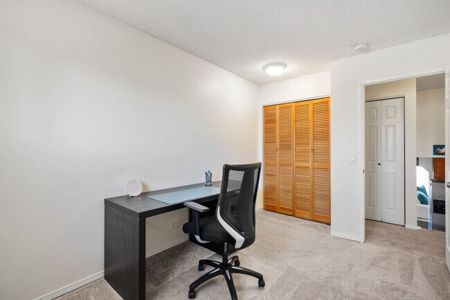 Photo - 64 Riverbirch Rd SE Unit ID1314527P