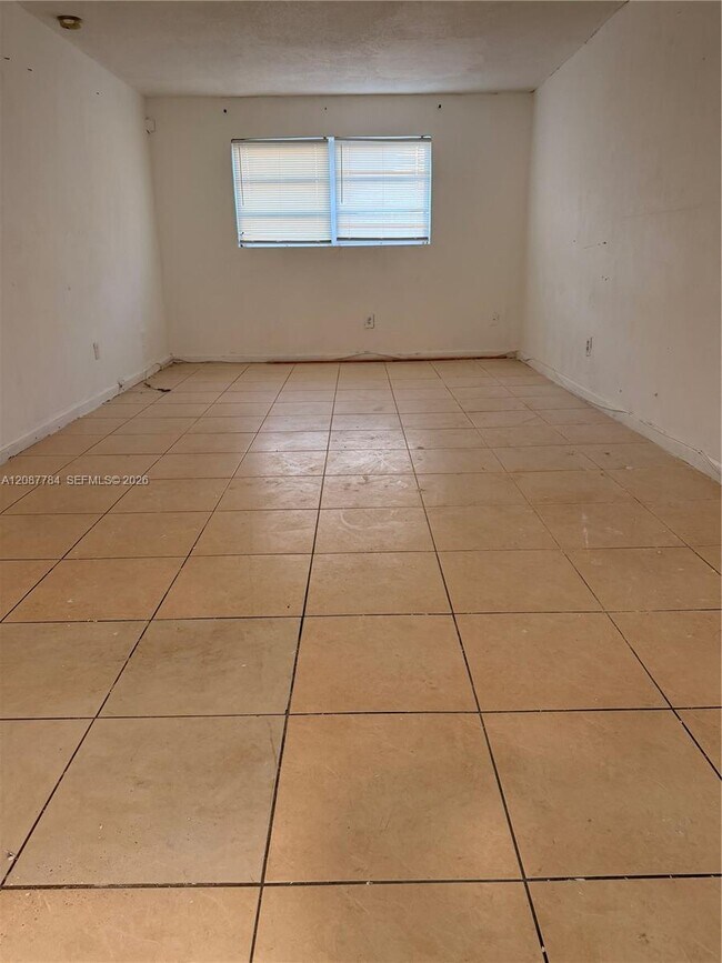 Photo - 770 NE 128th St Unit 304