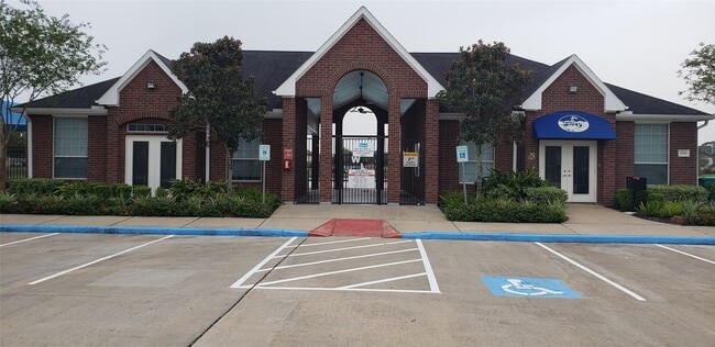 Building Photo - 2702 Golden Hills Ct