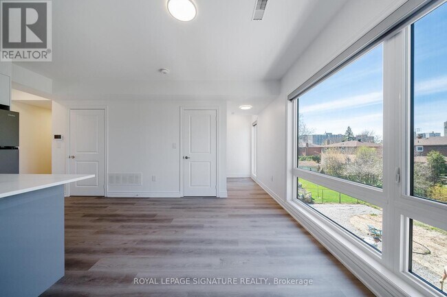 2052 Pharmacy Ave Unit 3